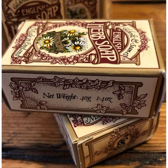 4 Bars GILCHRIST SOAMES ENGLISH HERB SOAP CHAMOMILE 1.4 OZ/40 GR LONDON ENGLAND - Picture 2 of 3